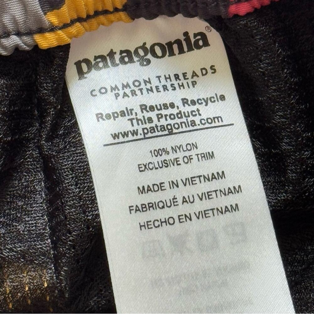 Patagonia Barely Cloudbreak Ink Black Tropical Floral 2.5 Shorts Women’s Size XS - Picture 8 of 9